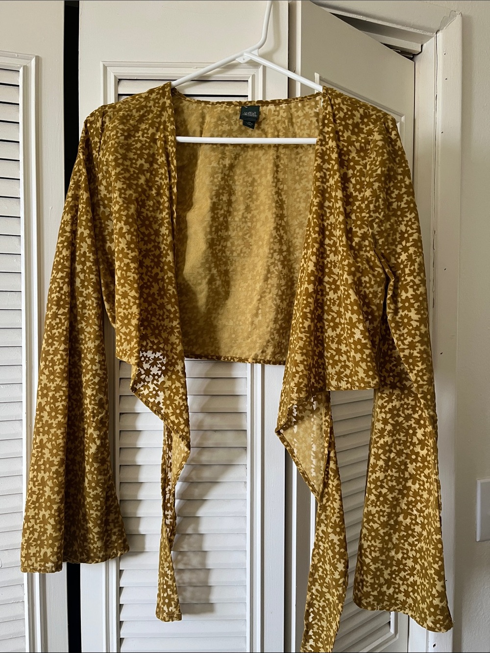 Wild Fable Bell Sleeve Wrap